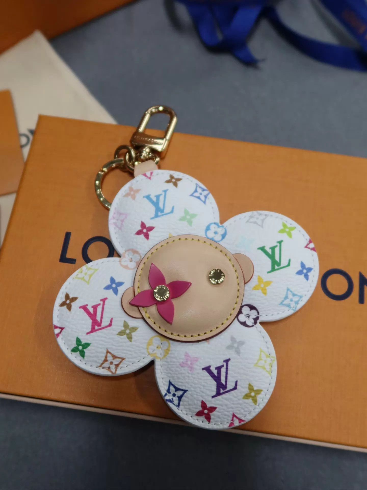 Louis Vuitton LV x Takashi Murakami Vivienne Sunflower White Tricolor Size ONE SIZE - 3 Thumbnail