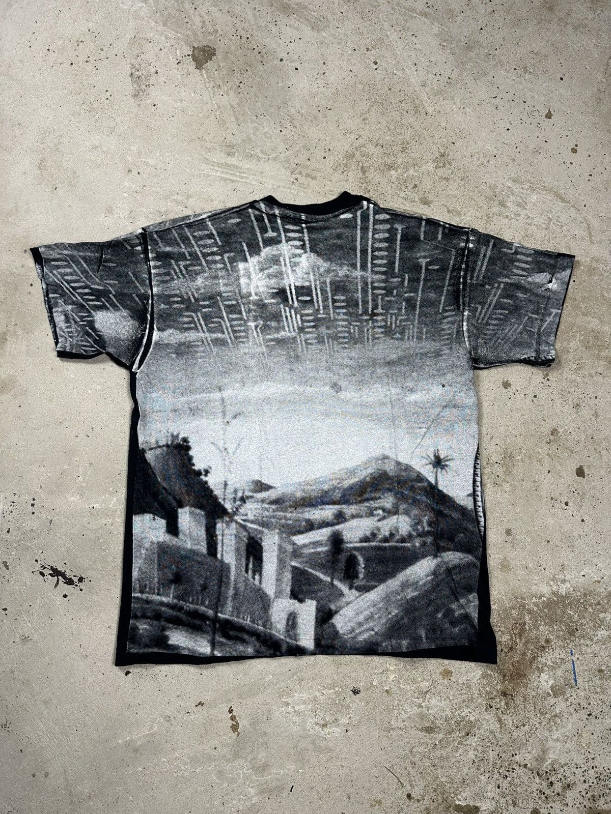 Band Tees Vintage 1994 House of Spirits All Over Print Tee T Shirt Size US XL / EU 56 / 4 - 2 Thumbnail
