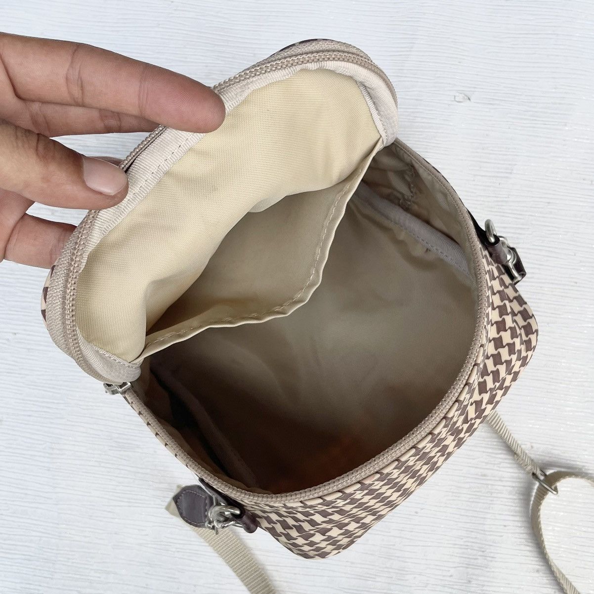 Designer Norma Kamali Quick Pocket Crossbody Size ONE SIZE - 10 Thumbnail
