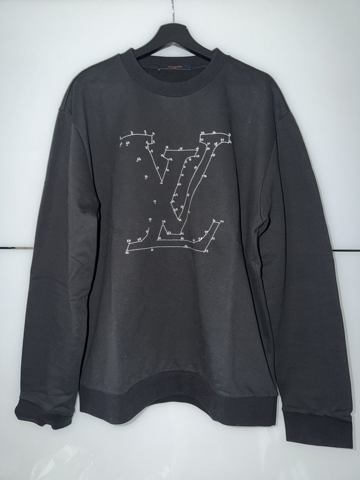 Louis Vuitton Louis Vuitton Sweatshirt Lv Logo Size US XXL / EU 58 / 5 - 1 Thumbnail