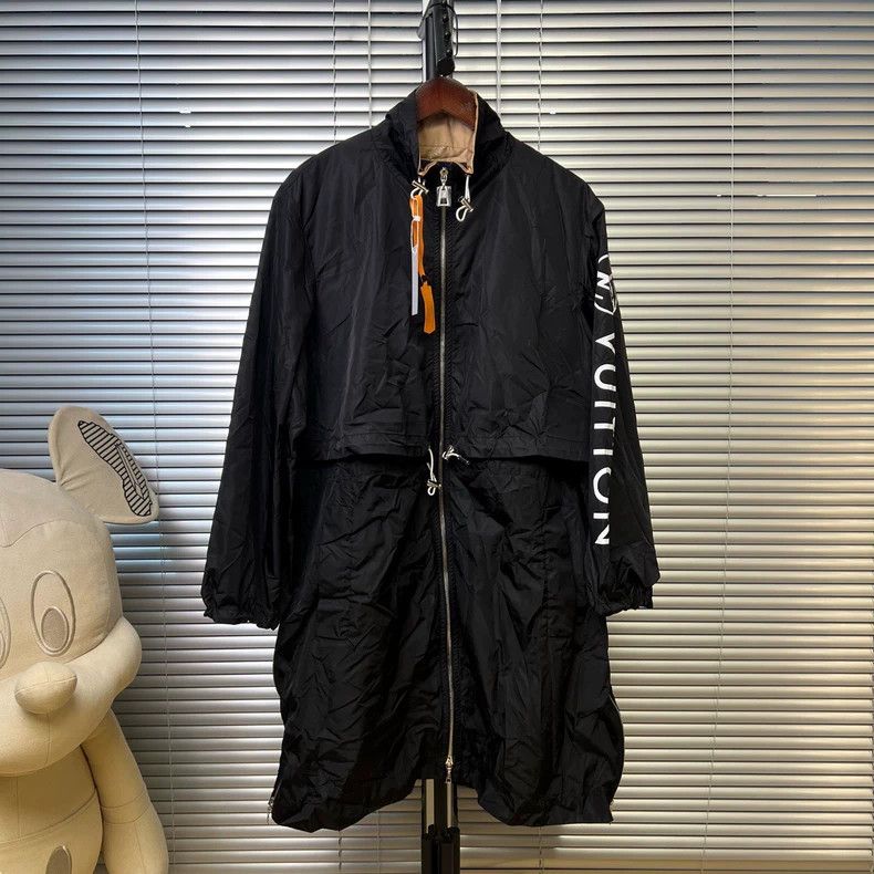 Louis Vuitton Louis Vuitton Identical arm print long assault jacket Size XS / US 0-2 / IT 36-38 - 1 Thumbnail
