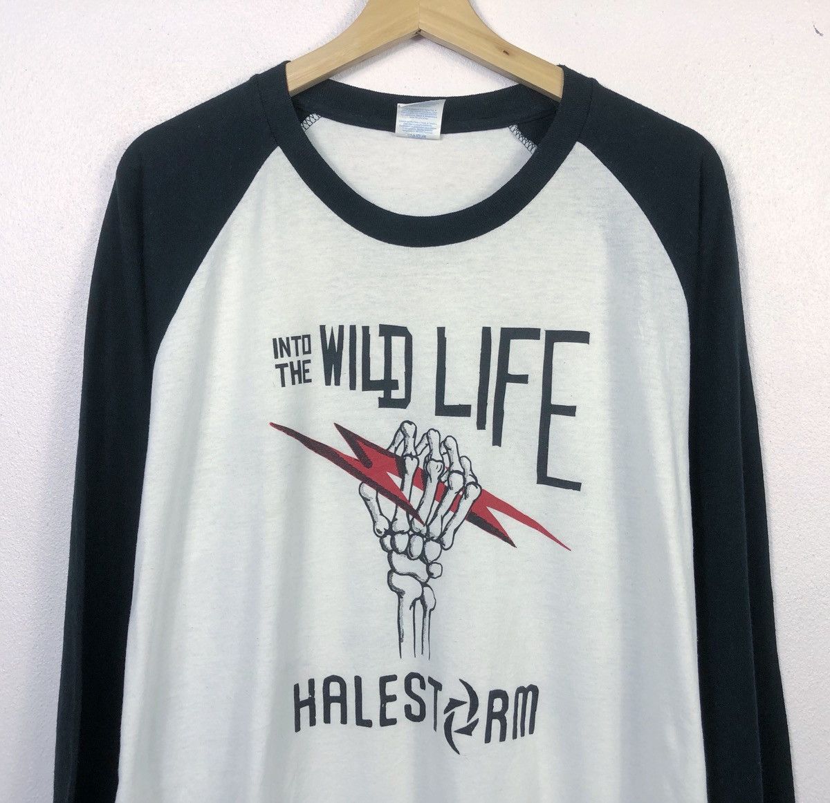 Band Tees Rare Halestorm Into The Wild Life Tour 3Q Band Tee Size US XL / EU 56 / 4 - 2 Thumbnail