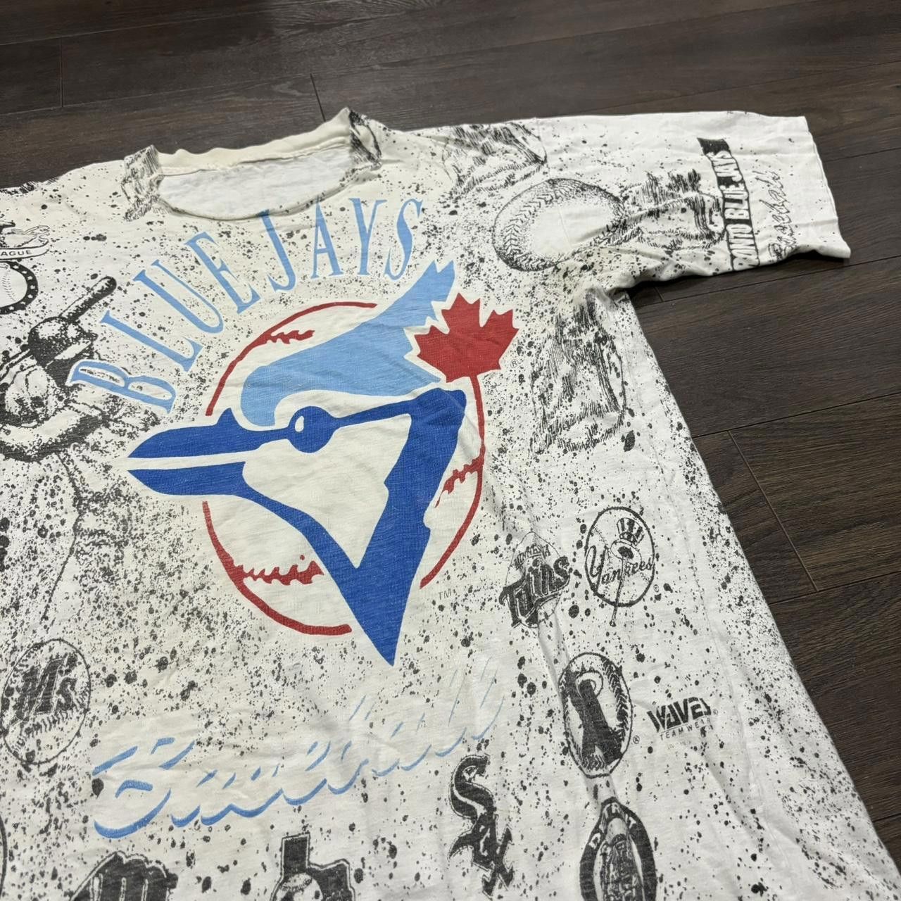 Designer Vintage Toronto Blue Jays All Over Print T Shirt 1992 Medium Size US M / EU 48-50 / 2 - 1 Thumbnail