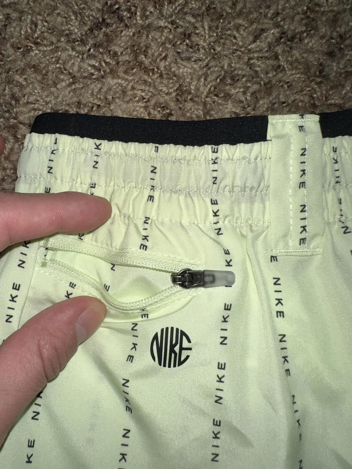 Nike Nike Dri-FIT Tempo Luxe Icon Clash Running Shorts Size 28" / US 6 / IT 42 - 3 Thumbnail