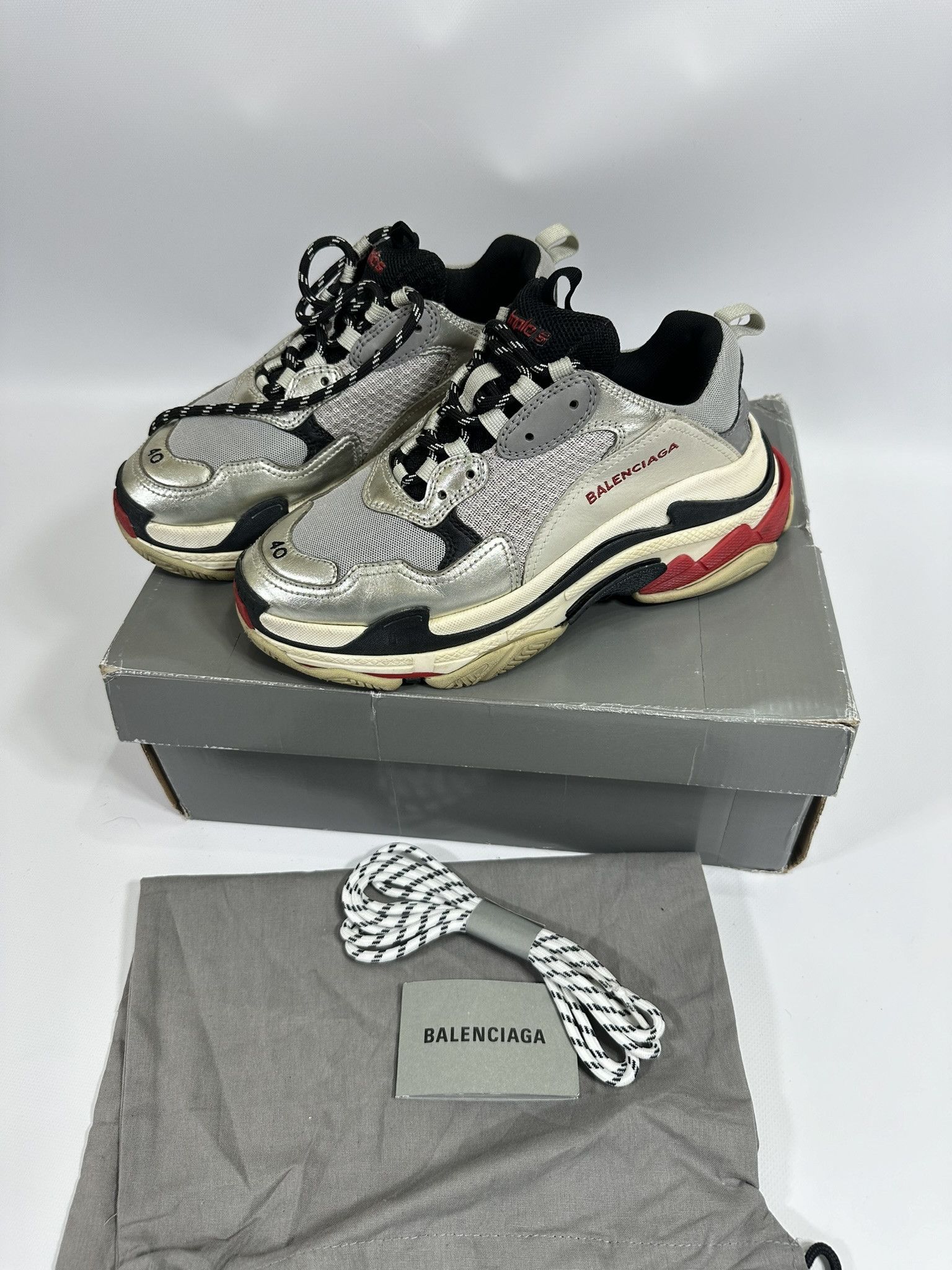 Triple s balenciaga silver sales
