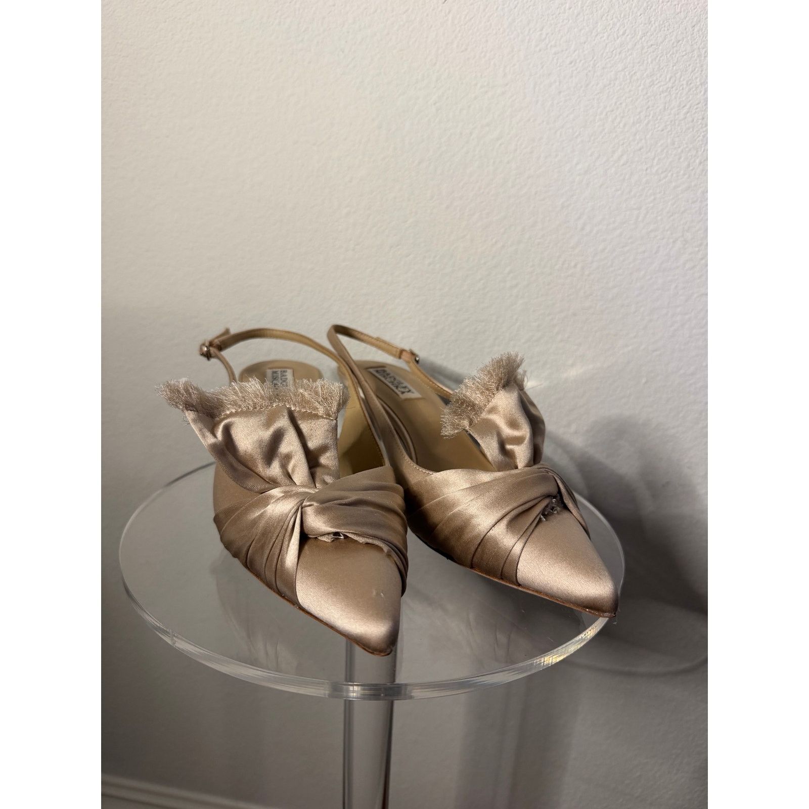 Badgley Mischka Badgley Mishka satin beige slingback heels size 6 Size US 6 / IT 36 - 2 Thumbnail