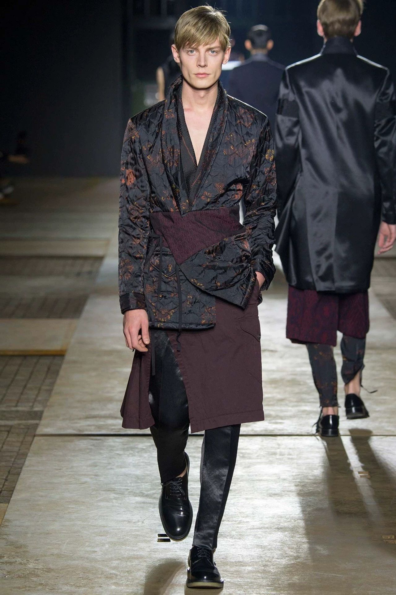 Dries Van Noten Black Quilted Floral Wrap Jacket Size US S / EU 44-46 / 1 - 4 Thumbnail