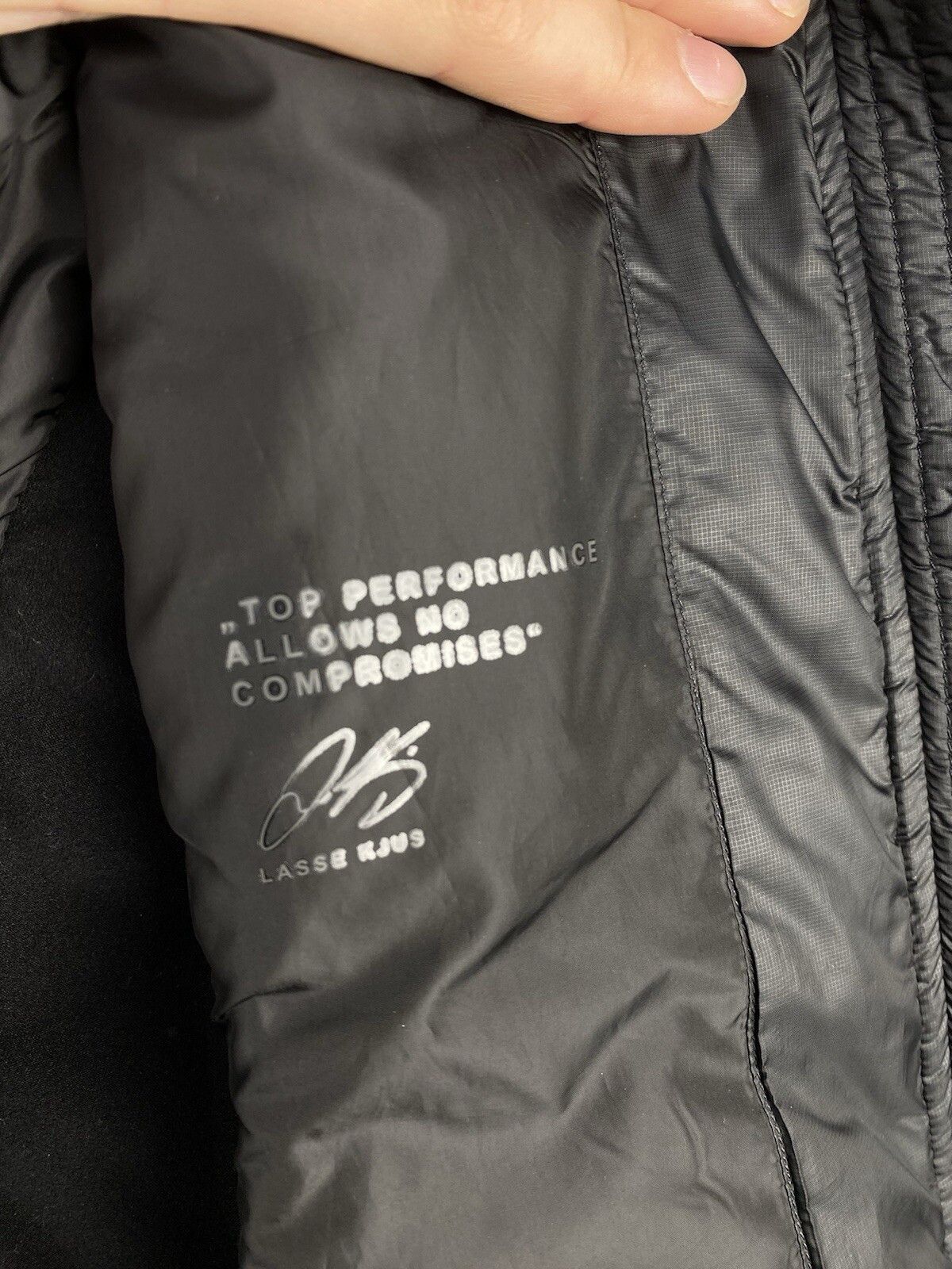 KJUS Kjus Womens Outdoor Primaloft Insulation Jacket Size M / US 6-8 / IT 42-44 - 17 Thumbnail
