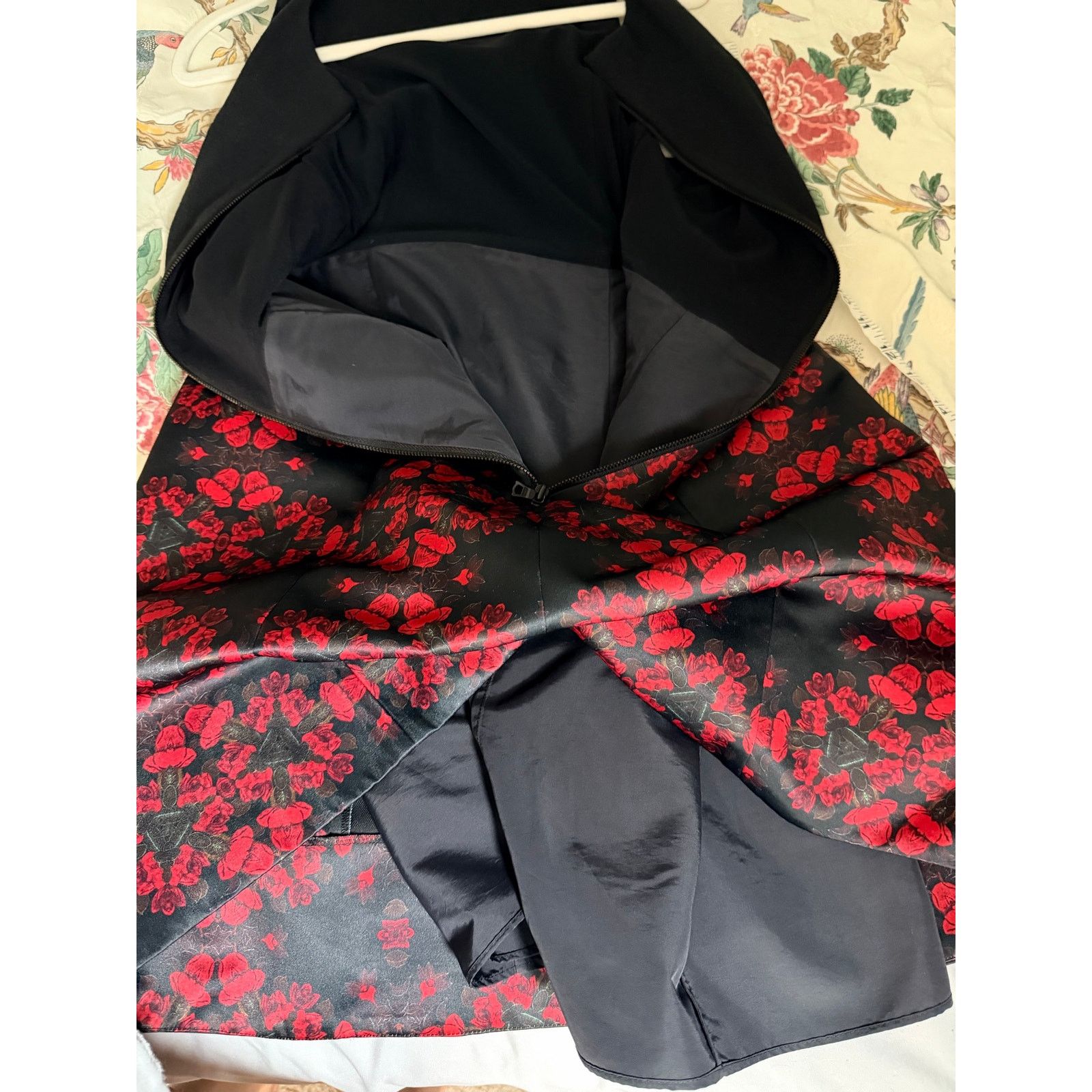 Alice + Olivia 0265 Alice + Olivia Black Red Floral Print Size 2-4 Size XS / US 0-2 / IT 36-38 - 8 Thumbnail