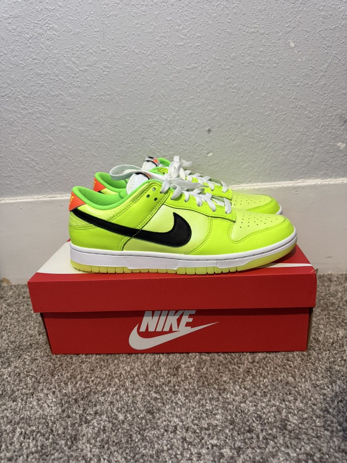 Nike Nike Dunk Low SE Size US 8.5 / EU 41-42 - 1 Thumbnail