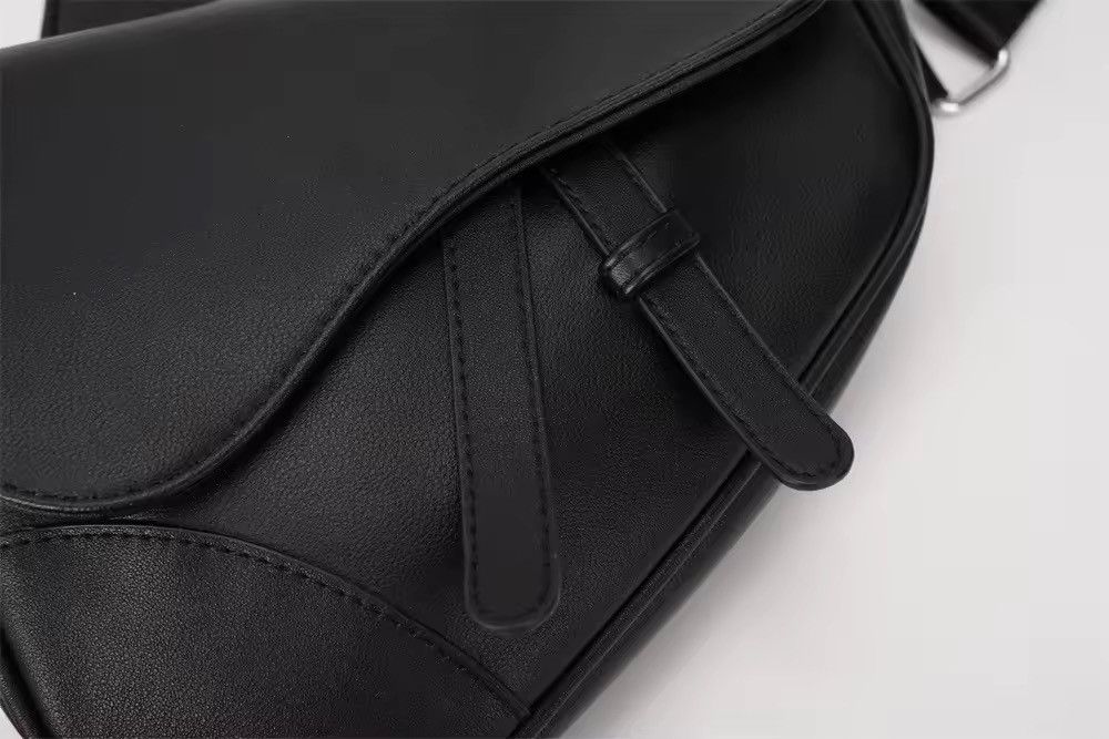 Vintage Casual Utility PU Leather buckle sling bag crossbody bag Size ONE SIZE - 8 Thumbnail