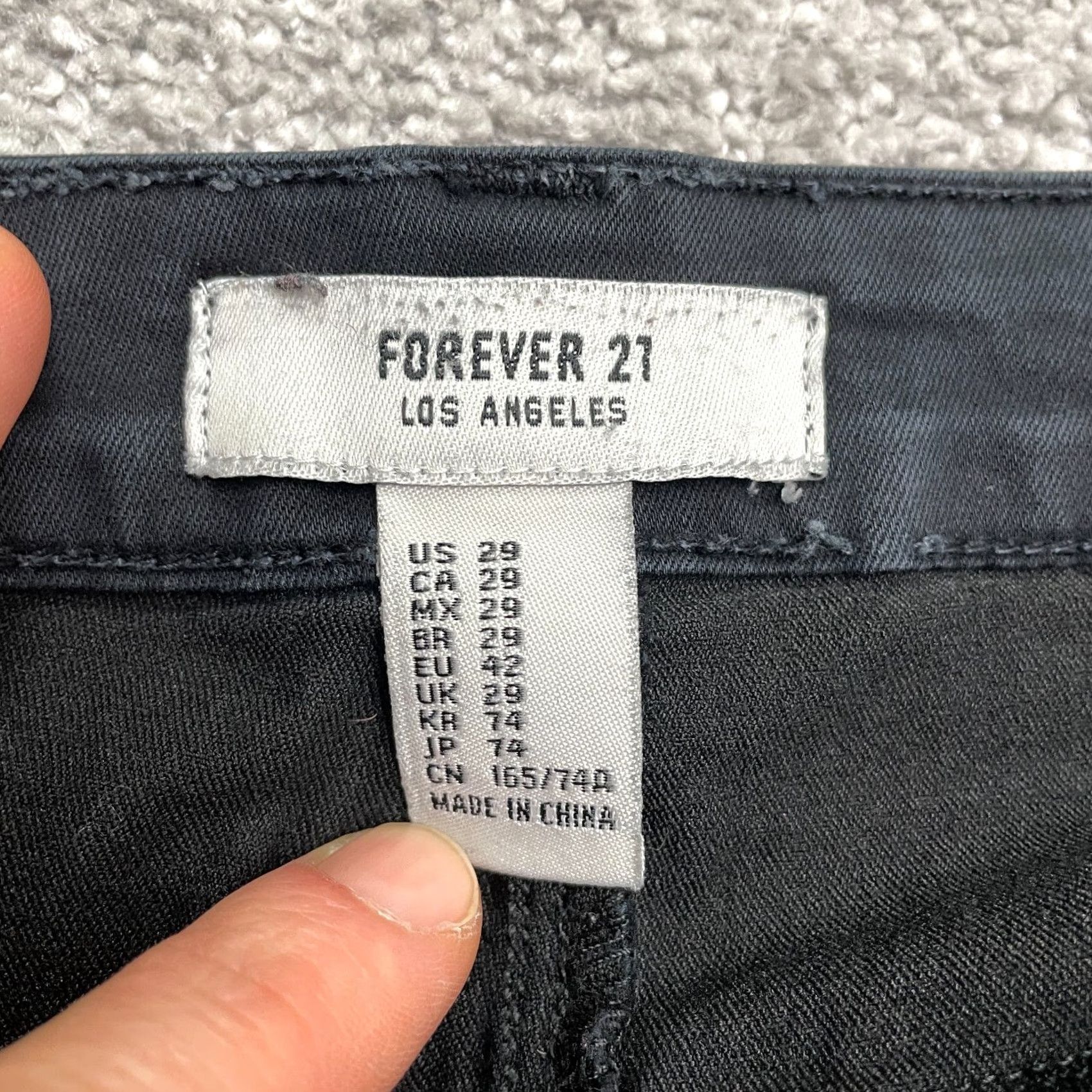 Forever 21 FOREVER 21 Jeans Skinny Black High Rise Denim Womens 29 Regular 32x28 Distressed Stretch Pockets Baggy-? Size 29" - 6 Thumbnail
