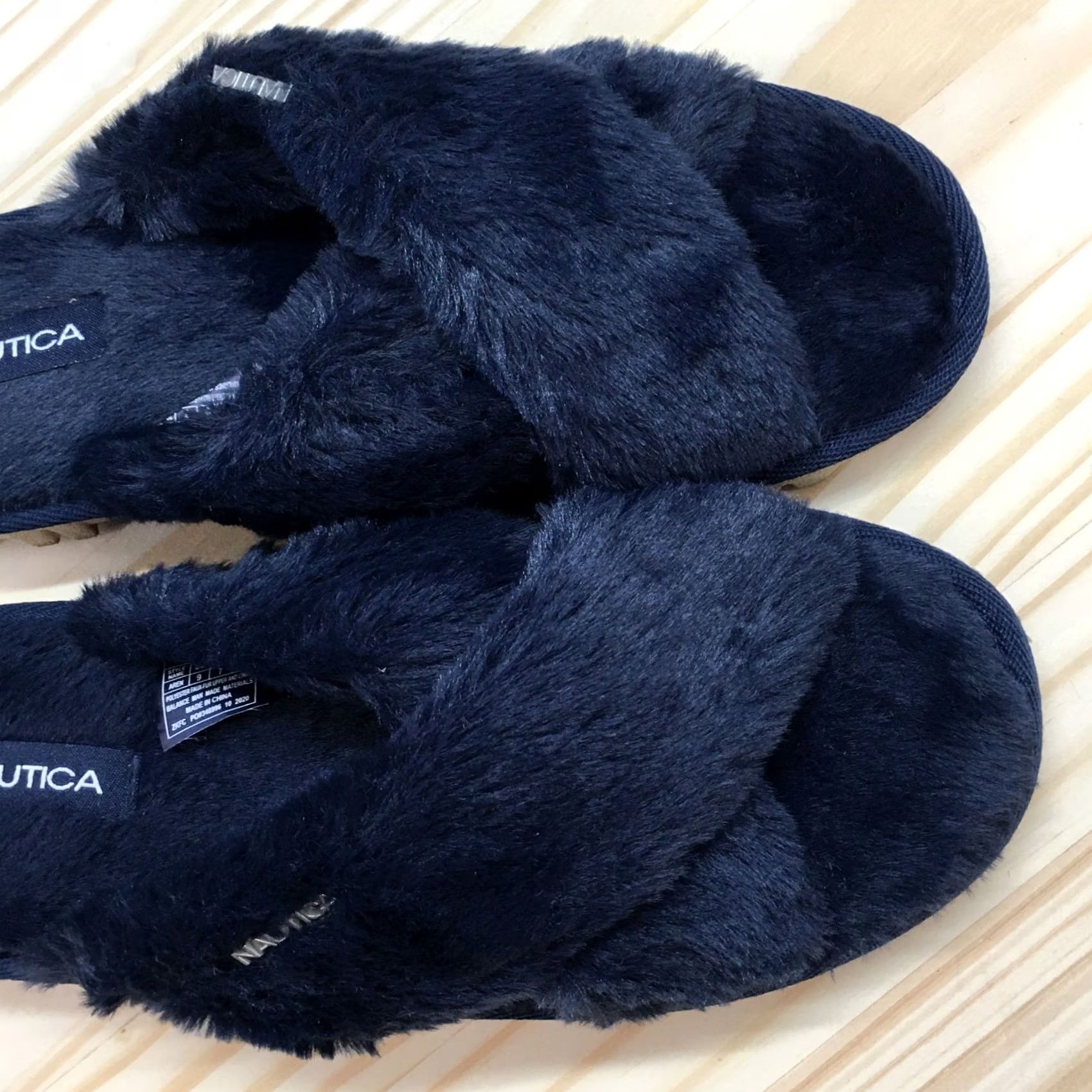 Nautica Nautica Slippers Womens 9 Aren Slip On Slide Flats Blue Faux Fur NEW Size US 9 / IT 39 - 6 Thumbnail