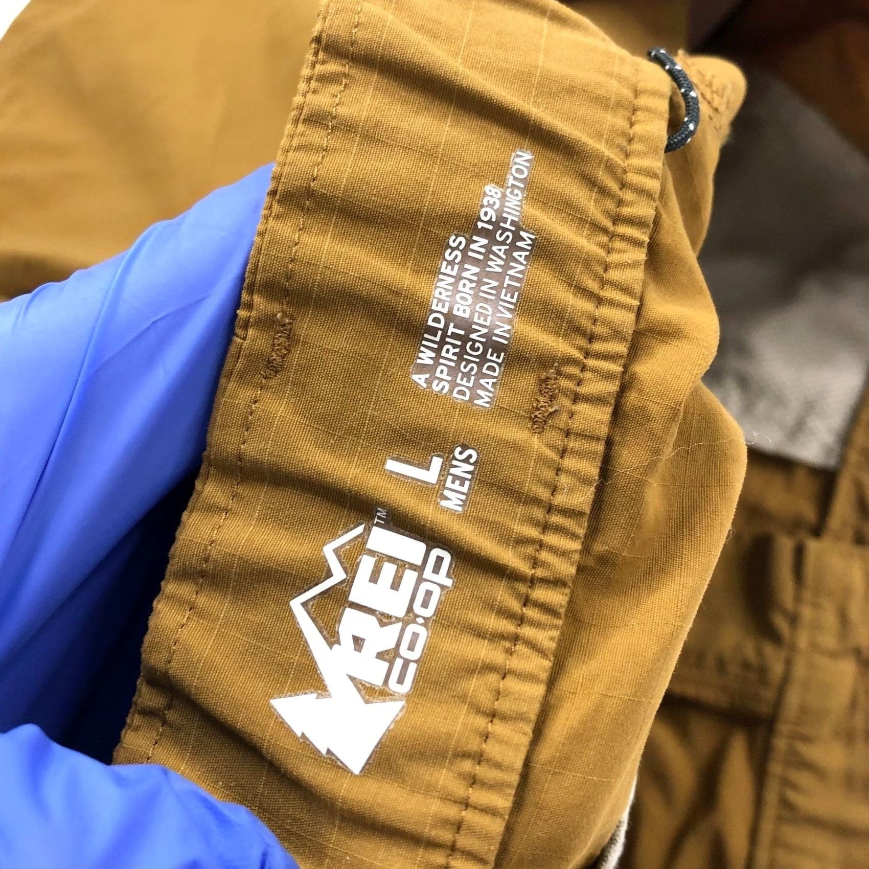 Vintage REI RipStop Large 38 In Outdoor Hiking Trek Trail Nylon 7" Shorts Brown Mens Bermuda Cargo Pockets Zipper Front Fly Size US 33 - 7 Thumbnail