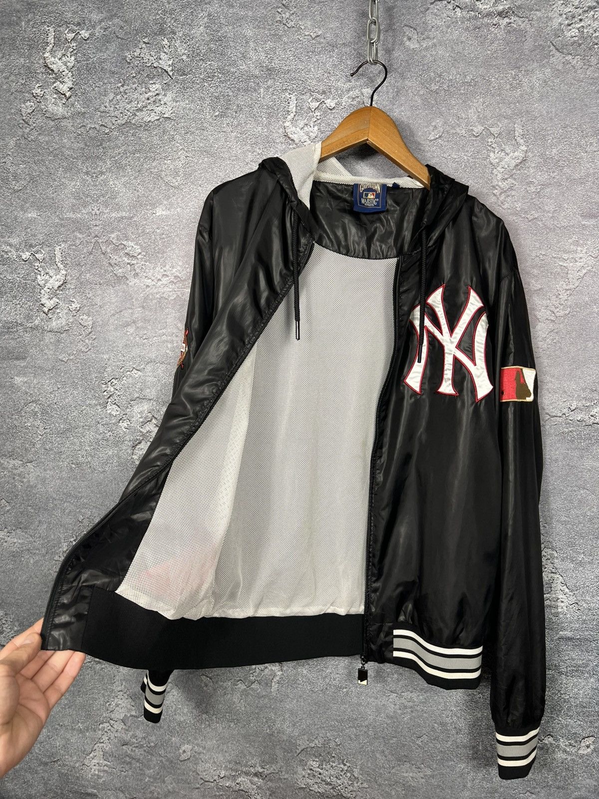 New York Yankees Vintage Majestic New York Yankees MLB Track Top Jacket Size US XL / EU 56 / 4 - 11 Thumbnail
