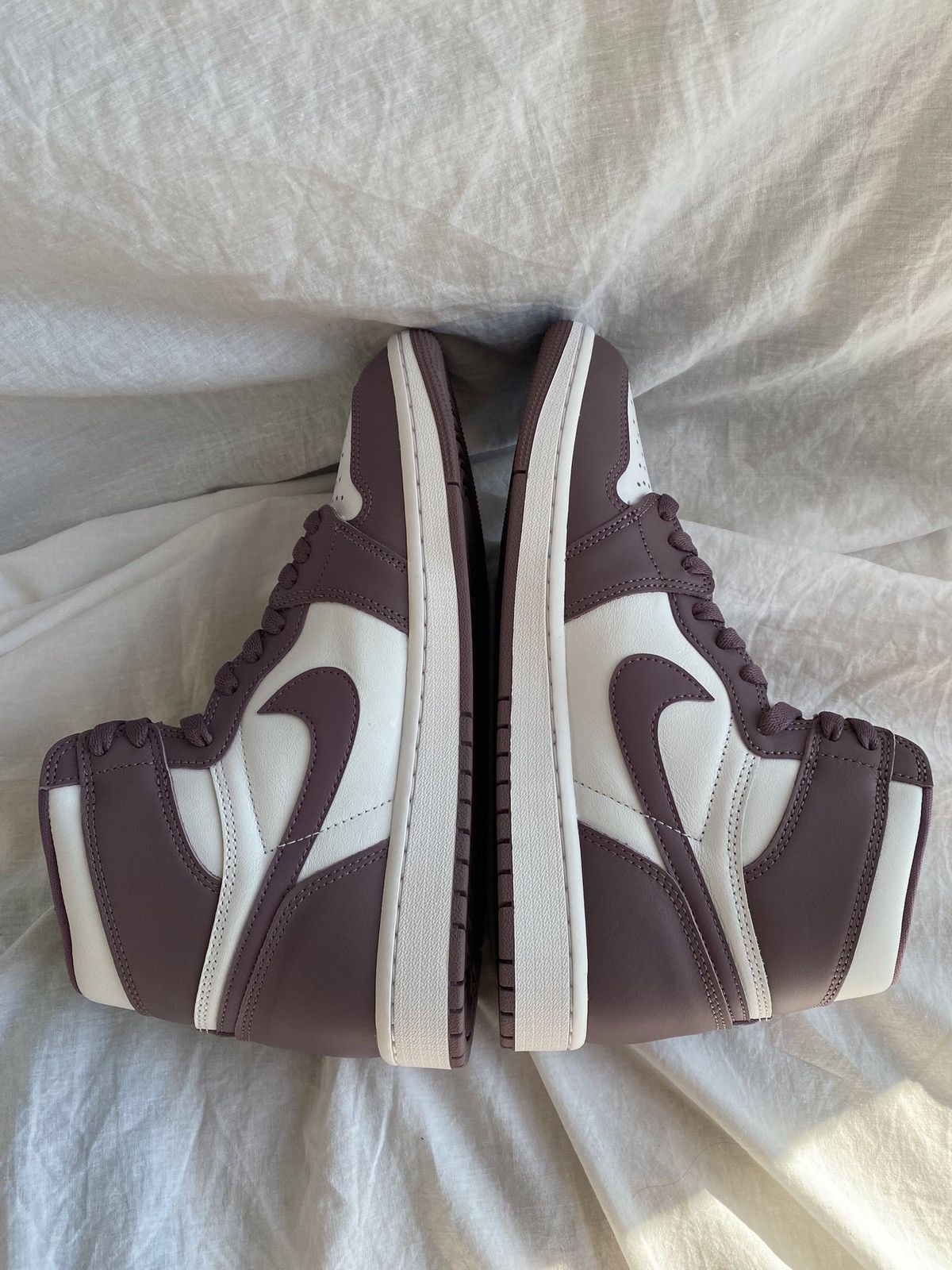 The North Face Nike Air Jordan One Mauve White Size US 10 / EU 43 - 7 Thumbnail