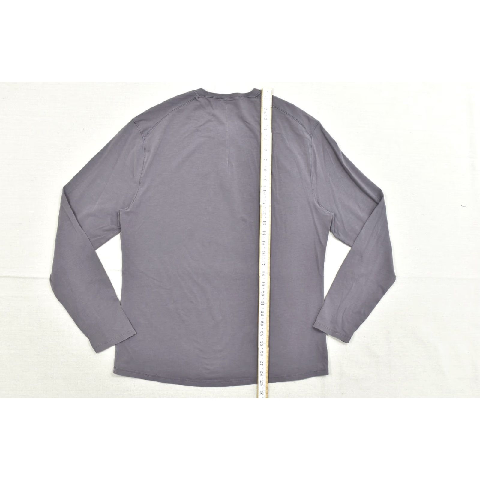 Lululemon Lululemon 5 Year Basic Long Sleeve Henley T-Shirt Size L Men Gray Solid Athletic Henley Shirt Winter Spring Fall Mens Size US L / EU 52-54 / 3 - 4 Thumbnail