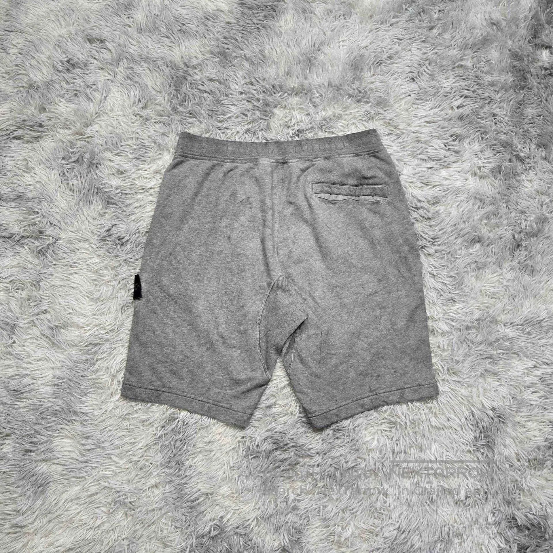 Stone Island stone island gradient wash shorts size large. Size US 34 / EU 50 - 2 Thumbnail