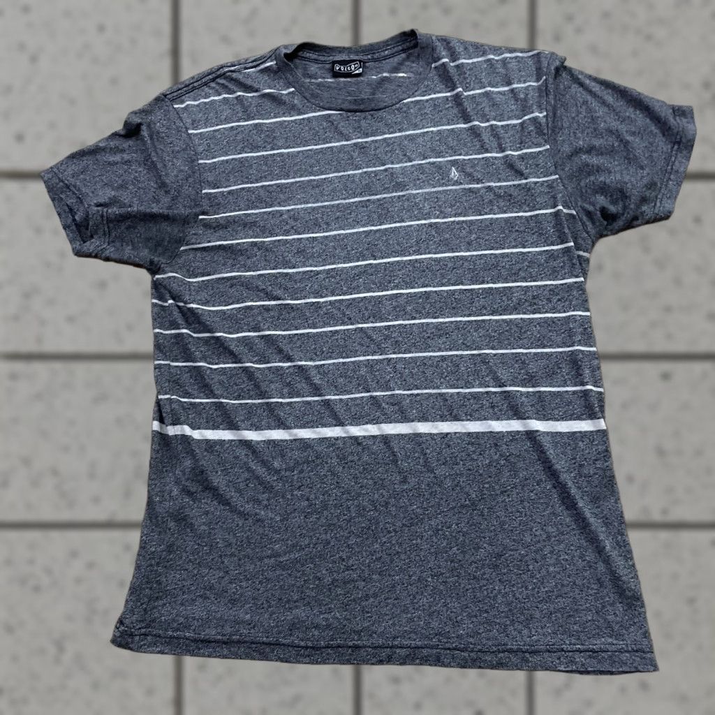 Volcom Volcom Stone vtg Y2k T Shirt XL Gray Striped Stretch Skate Surf Beach Grunge Tee Mens Size US XL / EU 56 / 4 - 1 Thumbnail