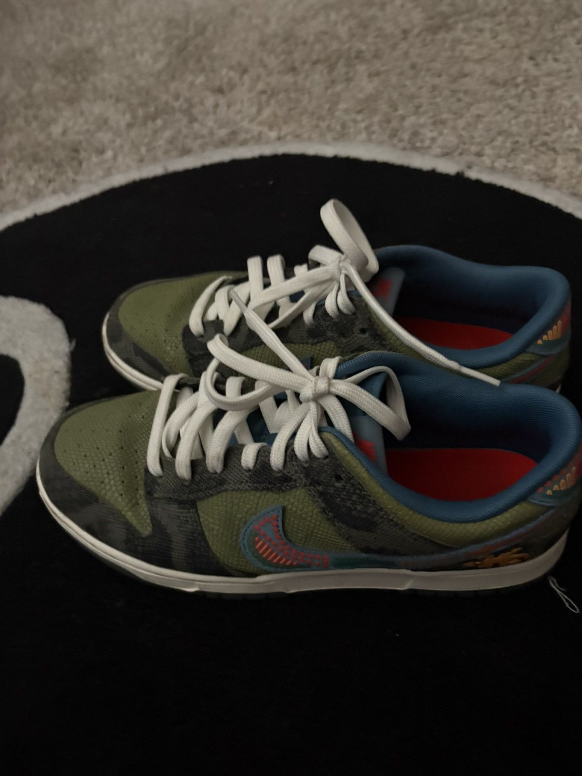 Nike Nike dunk low premium “siempre familia” Size US 9.5 / EU 42-43 - 2 Thumbnail