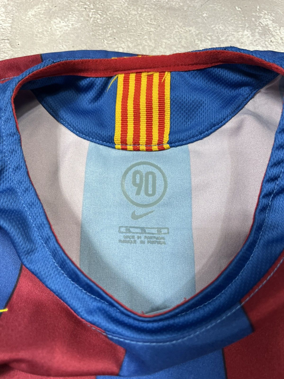Vintage Vintage Nike Bercelona #9 Eto'O 2005-06 Soccer Jersey Size US XL / EU 56 / 4 - 7 Thumbnail