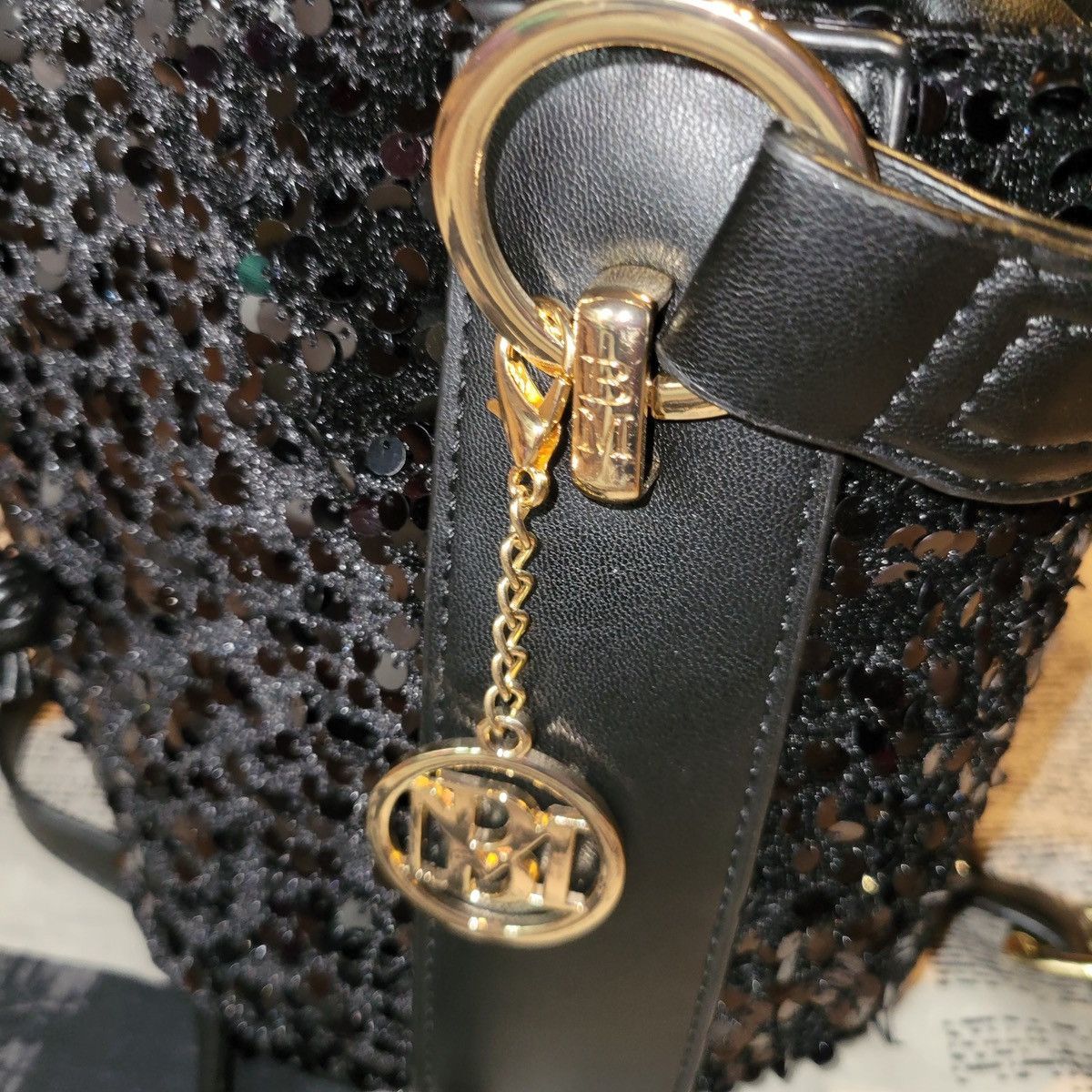 Badgley Mischka Badgley Mischka Black sequins bucket bag Size ONE SIZE - 3 Thumbnail