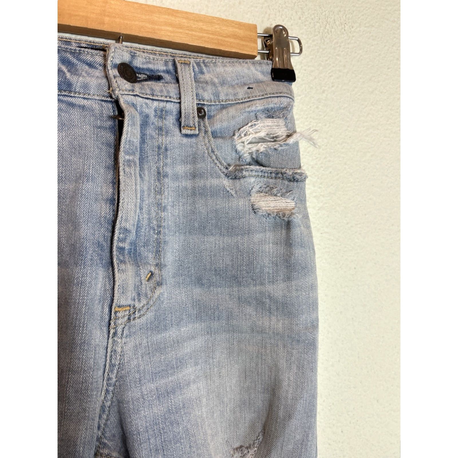 Abercrombie & Fitch Abercrombie & Fitch Jeans Women 0 Zoe Natural Rise Ankle Light Wash Distress Beige, Regular, 25 in Waist 27 in Inseam, Ankle, Womens Size ONE SIZE - 5 Thumbnail