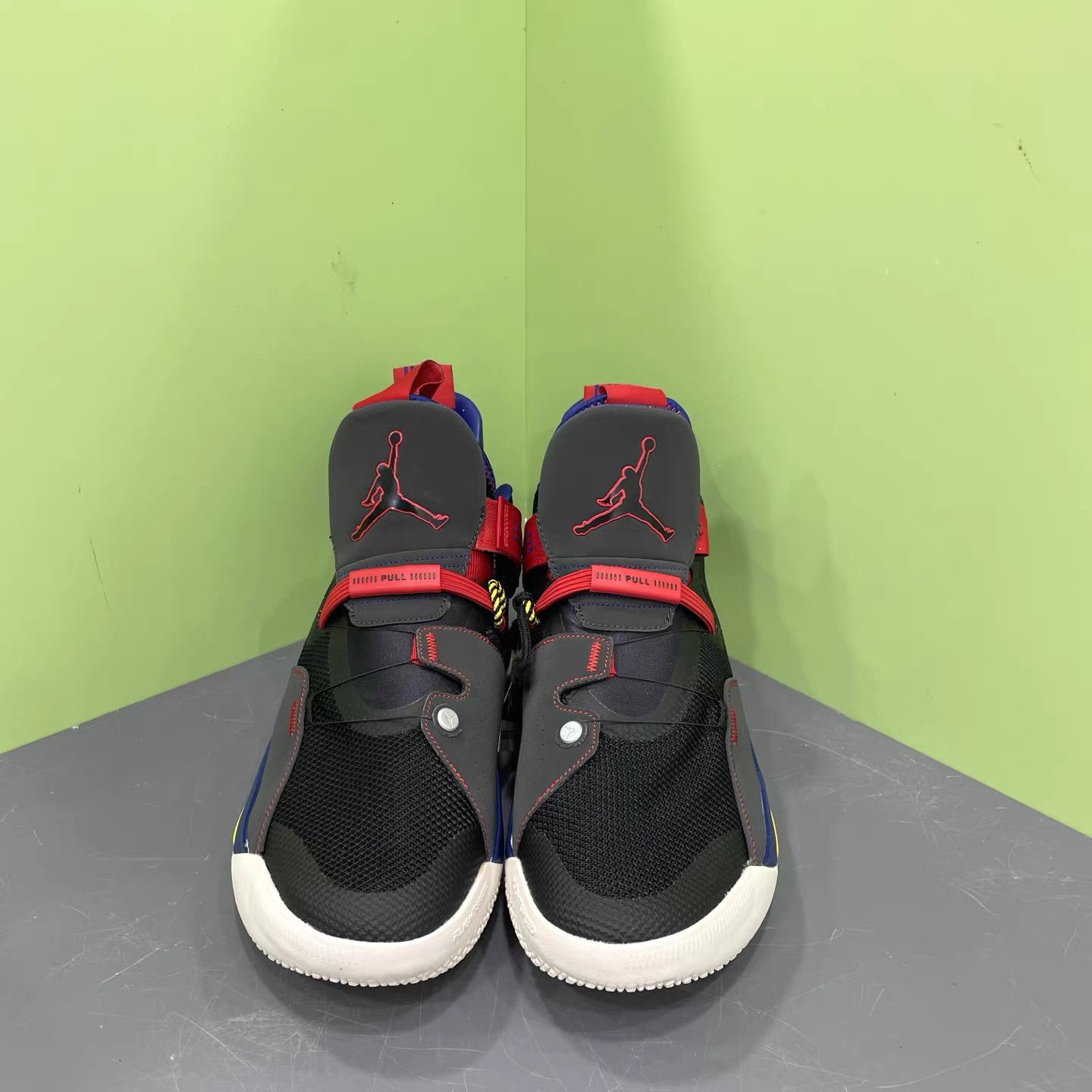 Jordan Brand Air Jordan 33 Black/White/Red Basketball Shoes K15 Size US 10 / EU 43 - 2 Thumbnail