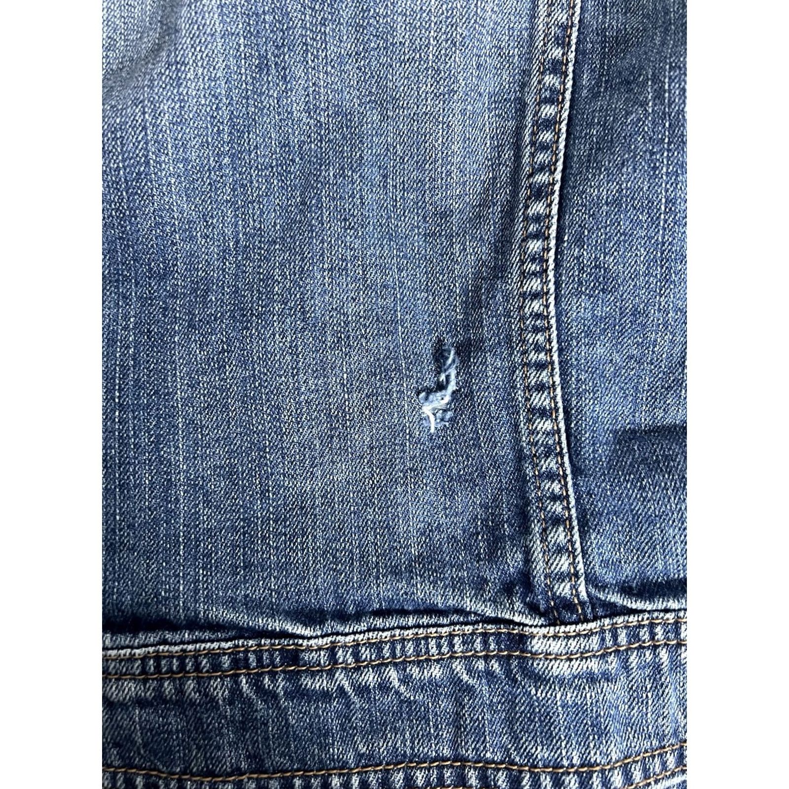 American Eagle Outfitters VINTAGE American Eagle Outfitters Denim Vest Women’s Medium Wash Pockets Button Short Sleeveless Blue Womens Size M / US 6-8 / IT 42-44 - 6 Thumbnail