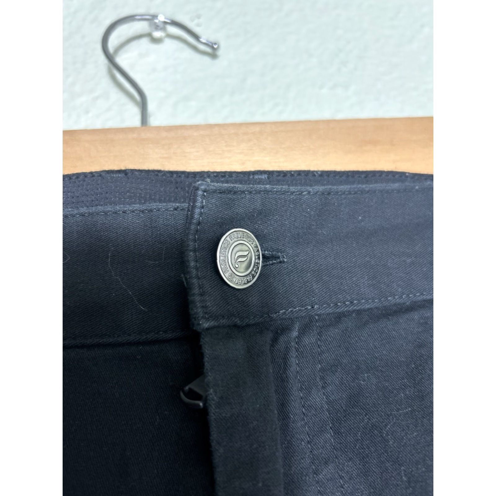 Fabletics Fabletics Black Cotton Chino Pants 40x27 Golf Men Regular 40 Inseam 27 Pants Black Cotton Chino Golf Mens Size US 40 / EU 56 - 7 Thumbnail