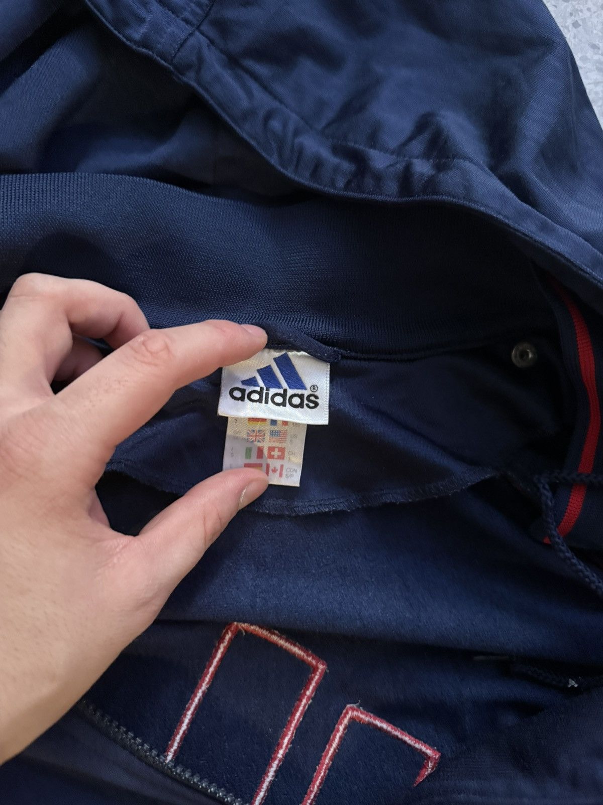 Adidas 00s Adidas Light Jacket Streetwear Vintage Big Logo Rare Size US L / EU 52-54 / 3 - 17 Thumbnail