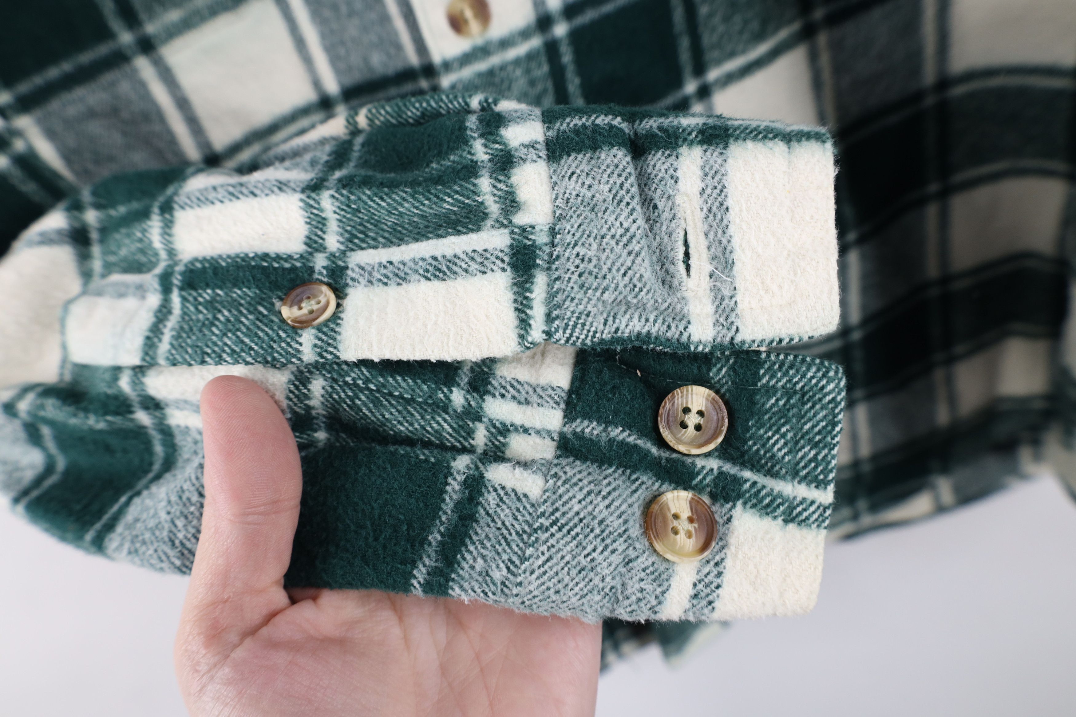 Eddie Bauer Vintage 90s Eddie Bauer Heavyweight McKinley Button Shirt Size US L / EU 52-54 / 3 - 7 Thumbnail