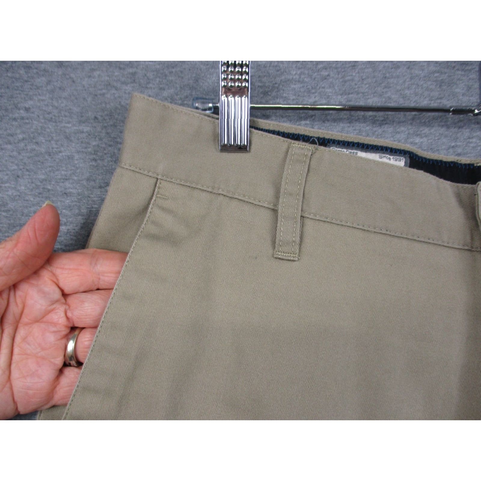 Volcom VOLCOM Chino Shorts 30 Mens Khaki Casual Pockets Logo Size US 30 / EU 46 - 2 Thumbnail