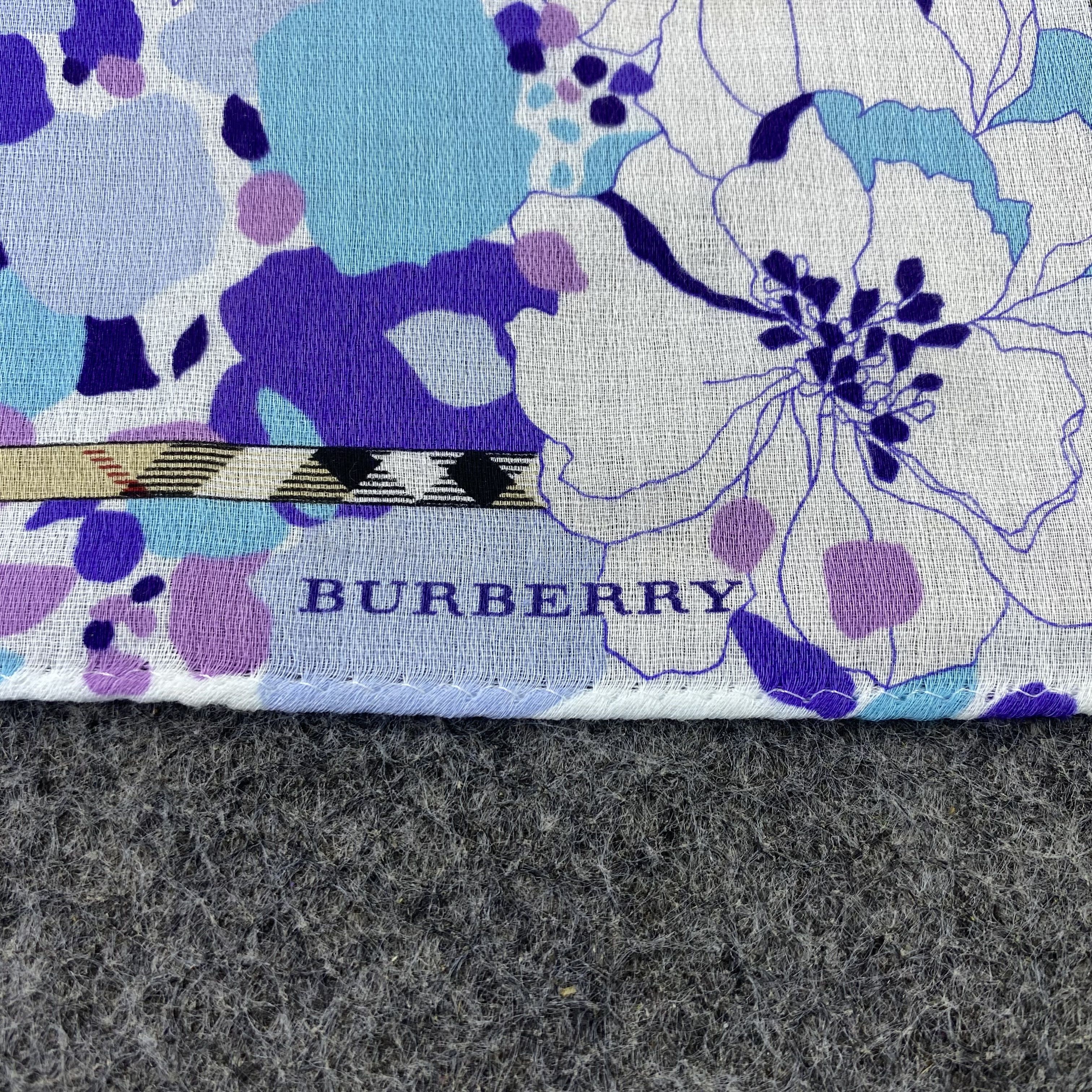 Burberry Burberry Handkerchief / Bandana / Neckerchief-B2083 Size ONE SIZE - 7 Thumbnail