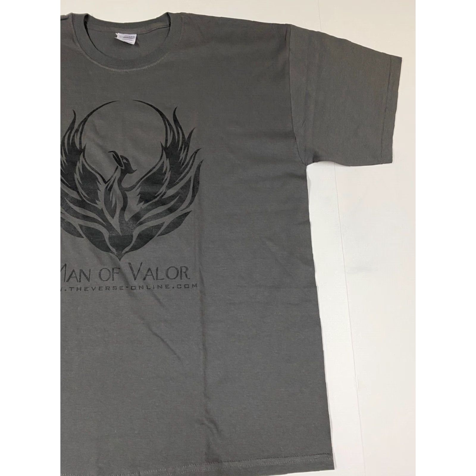 Gildan Man of Valor Mens Shirt XL Gray T-Shirt Crew Neck Cotton Short Sleeve Logo Halloween Sports Regular Gildan Mens Size US XL / EU 56 / 4 - 2 Thumbnail