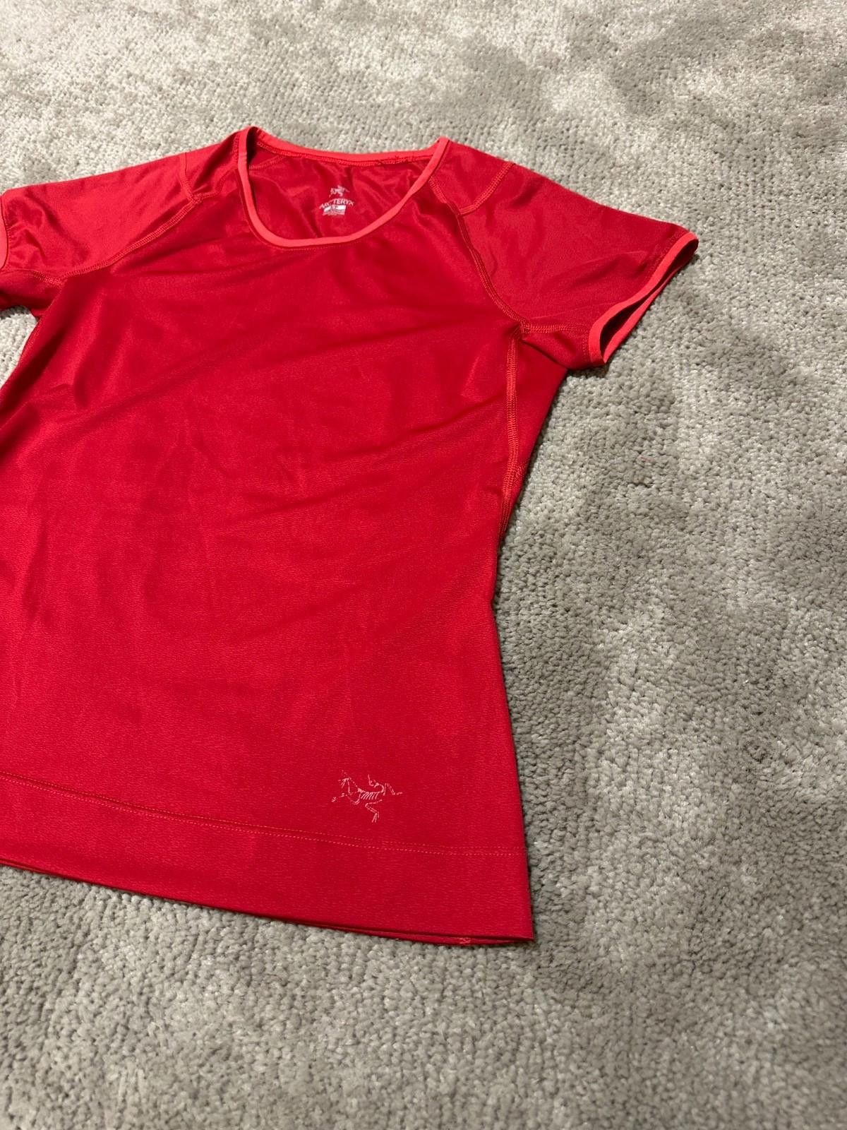 Arc'teryx Arcteryx arc'teryx Active Top shirt Women’s Size S Size S / US 4 / IT 40 - 2 Thumbnail