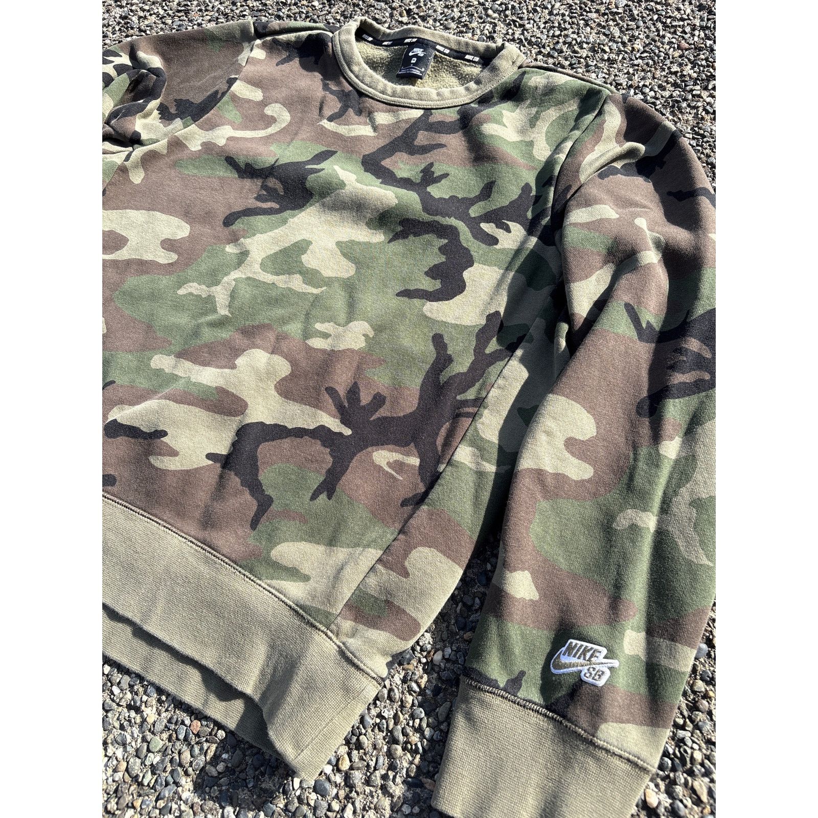 Nike Nike SB, army, camo crewneck sweatshirt, medium skateboard Size US M / EU 48-50 / 2 - 2 Thumbnail