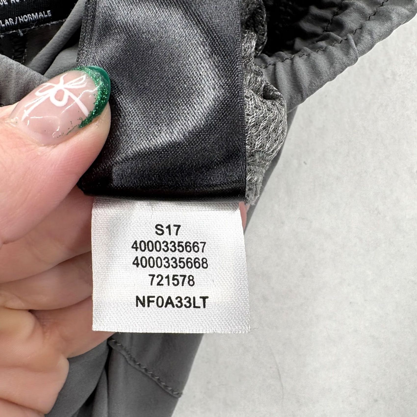 The North Face VINTAGE? No. The North Face Sheltay Pants Womens 6 Gray Jogger Lightweight Stretch Trail Camp Size 28" / US 6 / IT 42 - 7 Thumbnail