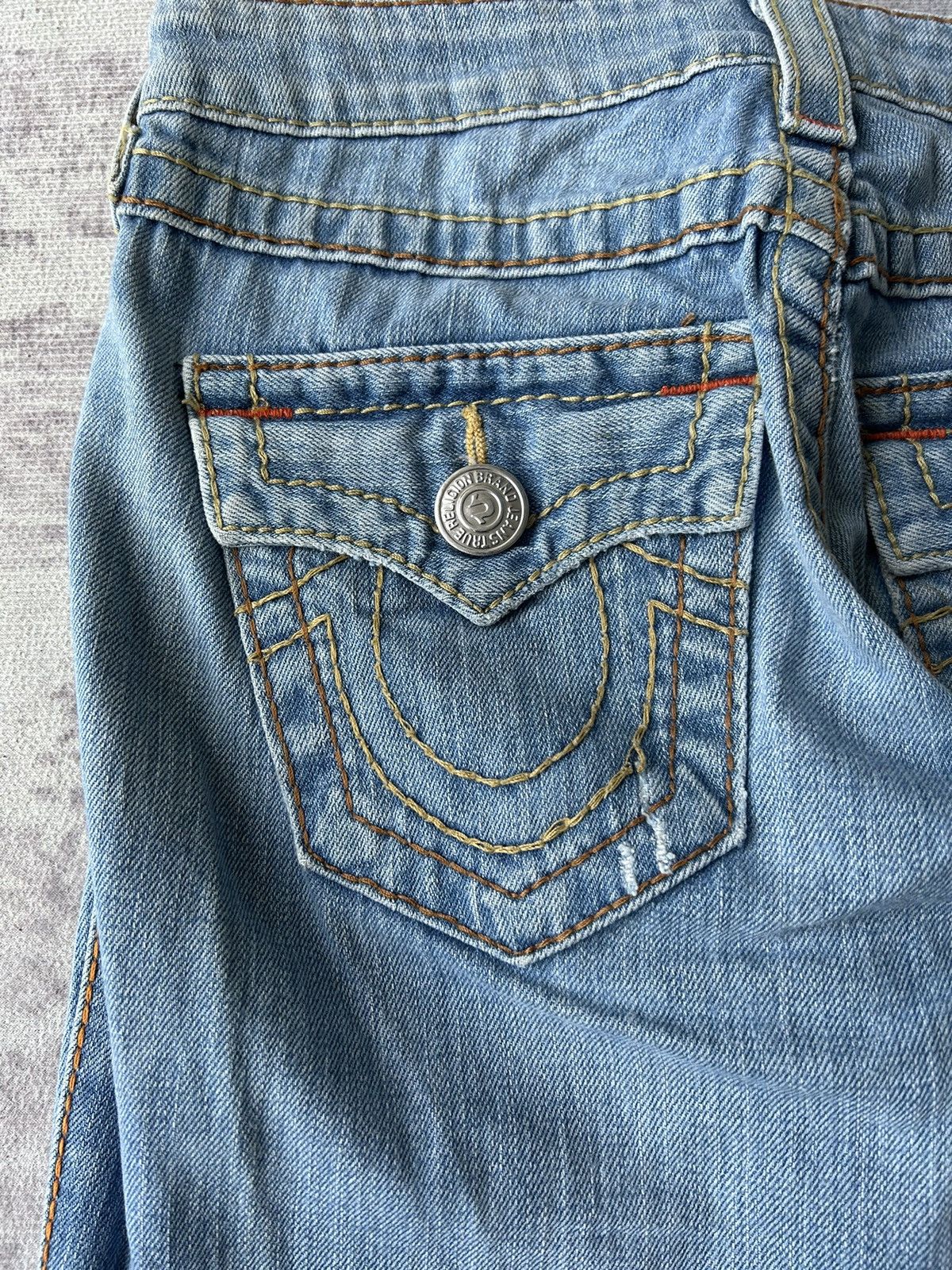 True Religion Flared True Religion Embroidery Jeans Size 27" / US 4 / IT 40 - 7 Thumbnail
