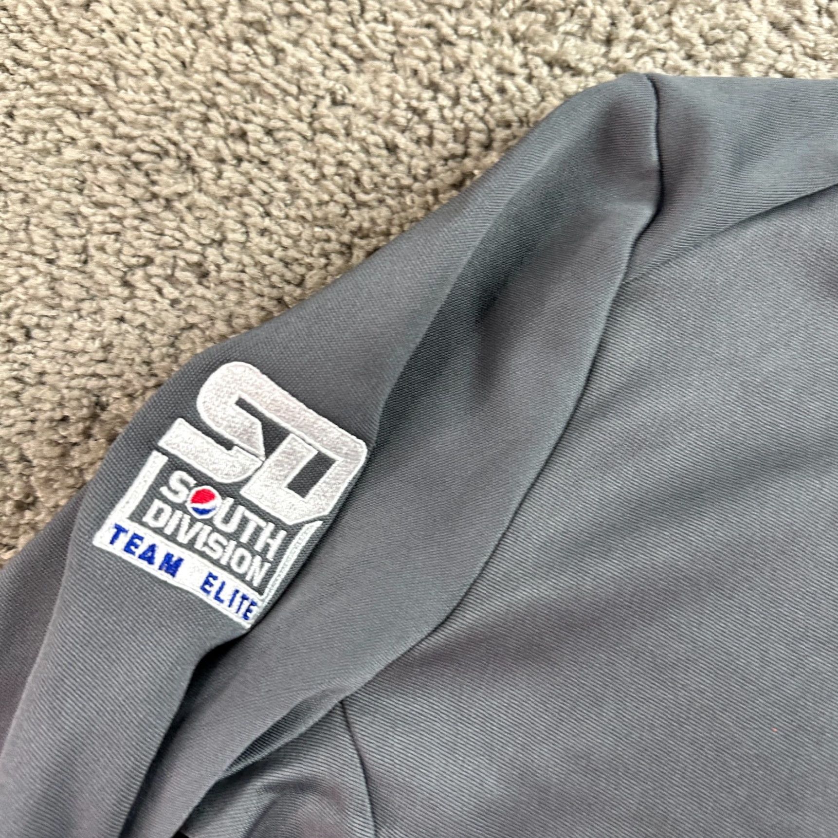 Nike Nike Golf Jacket Womens L Gray Pink 1/4 Zip Pullover Dri-Fit Logo Jacket Mens Womens Girls Boys Size L / US 10 / IT 46 - 5 Thumbnail