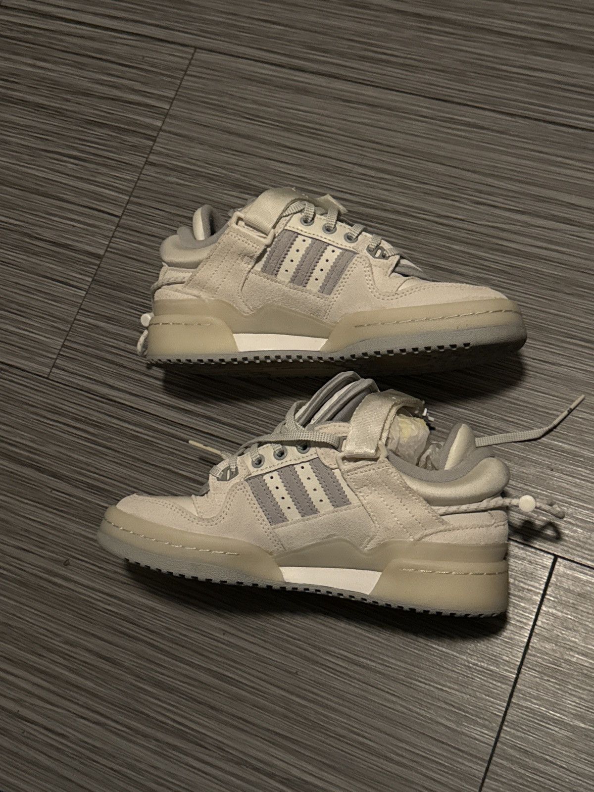 Adidas Adidas Forum Buckle low/ Bad Bunny Last Forum Size US 5 / EU 37 - 4 Thumbnail