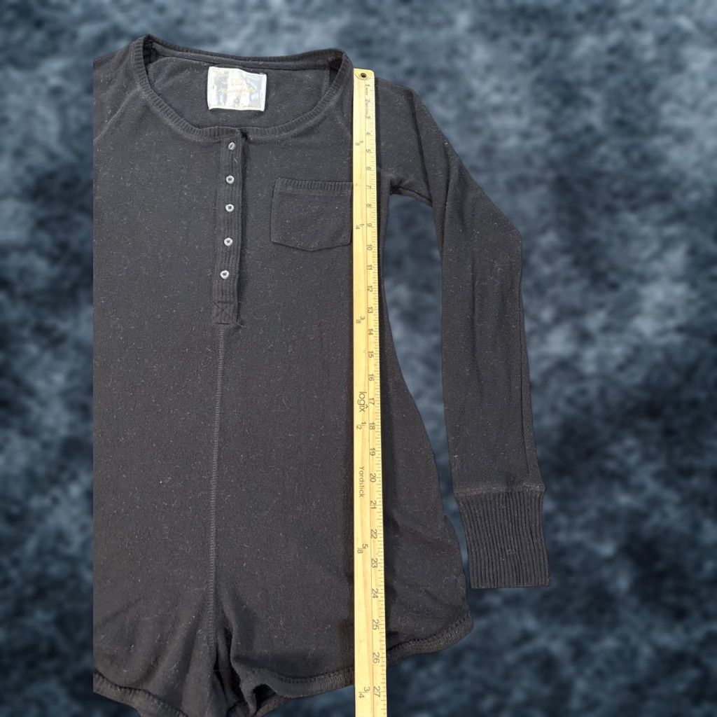Abercrombie & Fitch VINTAGE Abercrombie & Fitch Henley Shirt Womens S Black Long Sleeve BellaSwan Size S / US 4 / IT 40 - 1 Thumbnail
