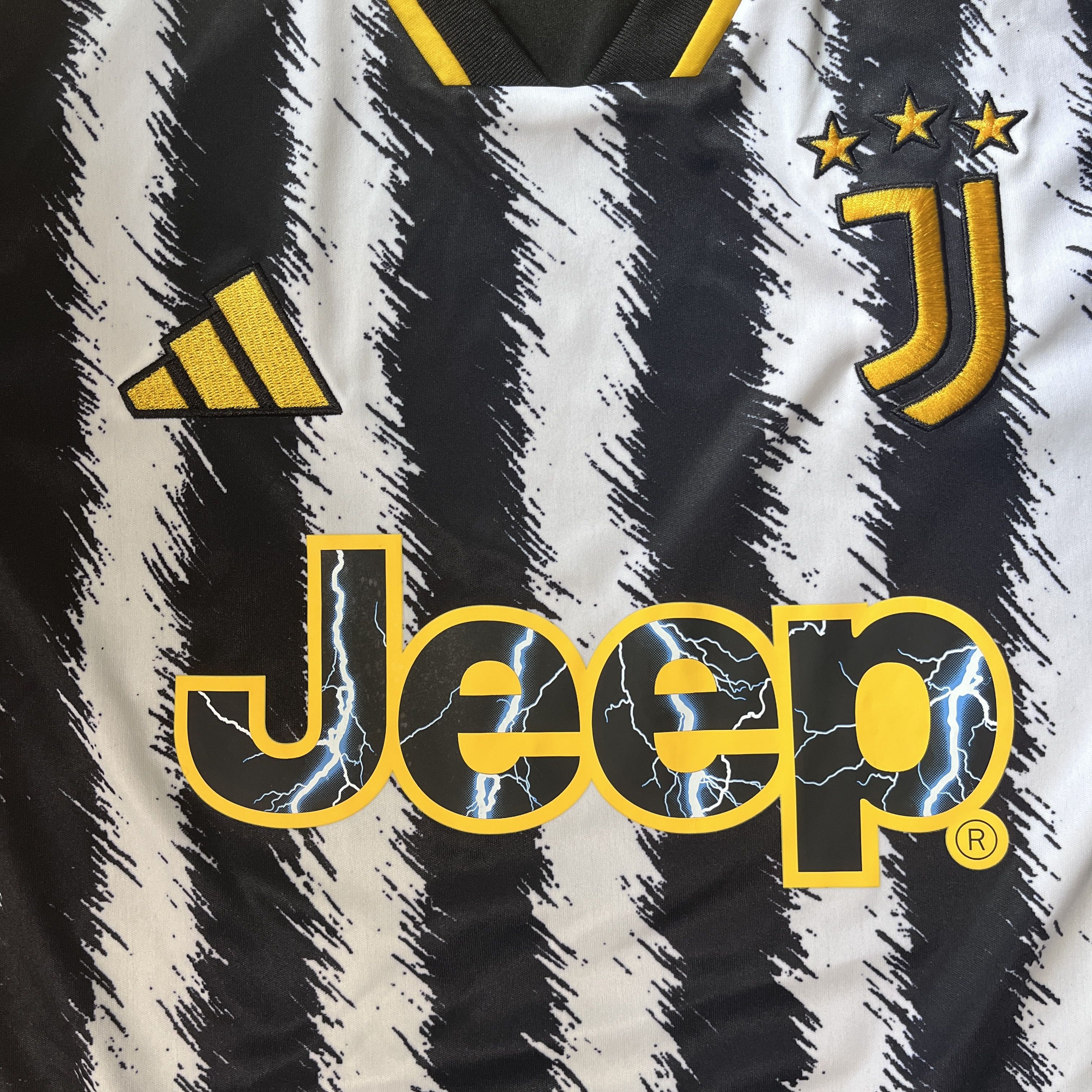 Adidas Adidas Juventus Zebra Jersey 23 24 S Size US S / EU 44-46 / 1 - 2 Thumbnail