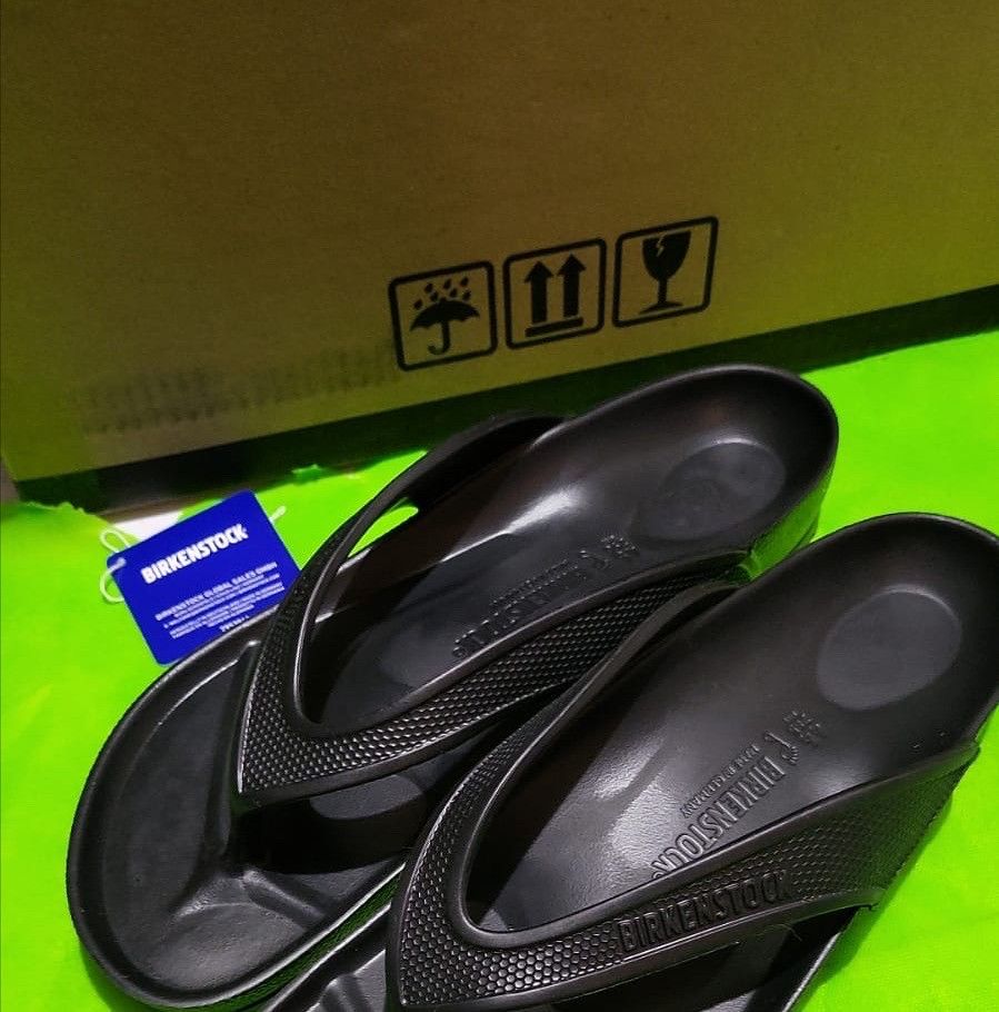 Birkenstock BIRKENSTOCK Honolulu Black Eva bnwt brand new with tags Size US 10 / EU 43 - 5 Thumbnail