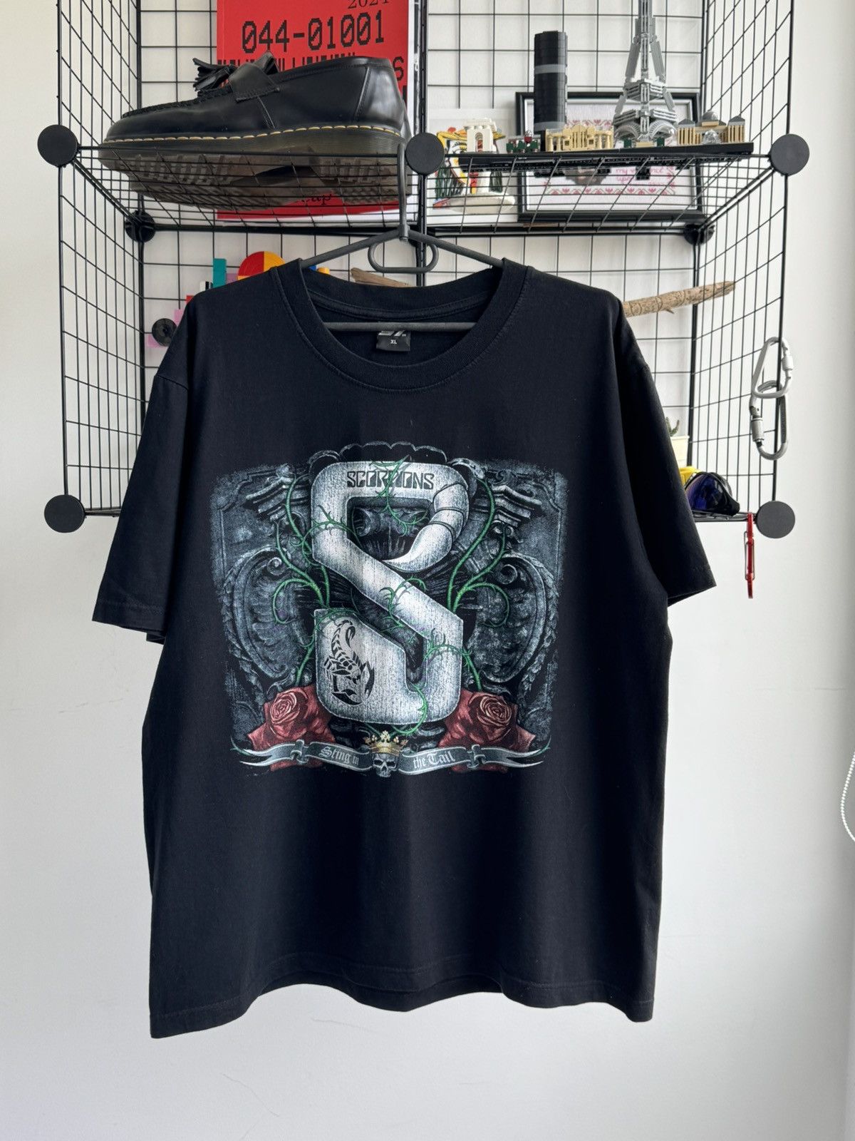 Band Tees Vintage Scorpions Sting in the Tail T-shirt Size US XL / EU 56 / 4 - 1 Thumbnail