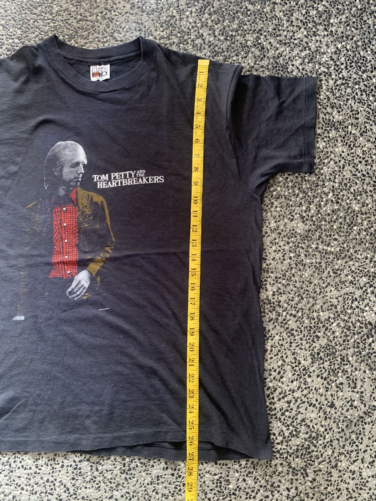 Band Tees × Vintage Vintage 80s Tom Petty And The Heartbreakers Rock Band Tshirt Size US XL / EU 56 / 4 - 9 Thumbnail