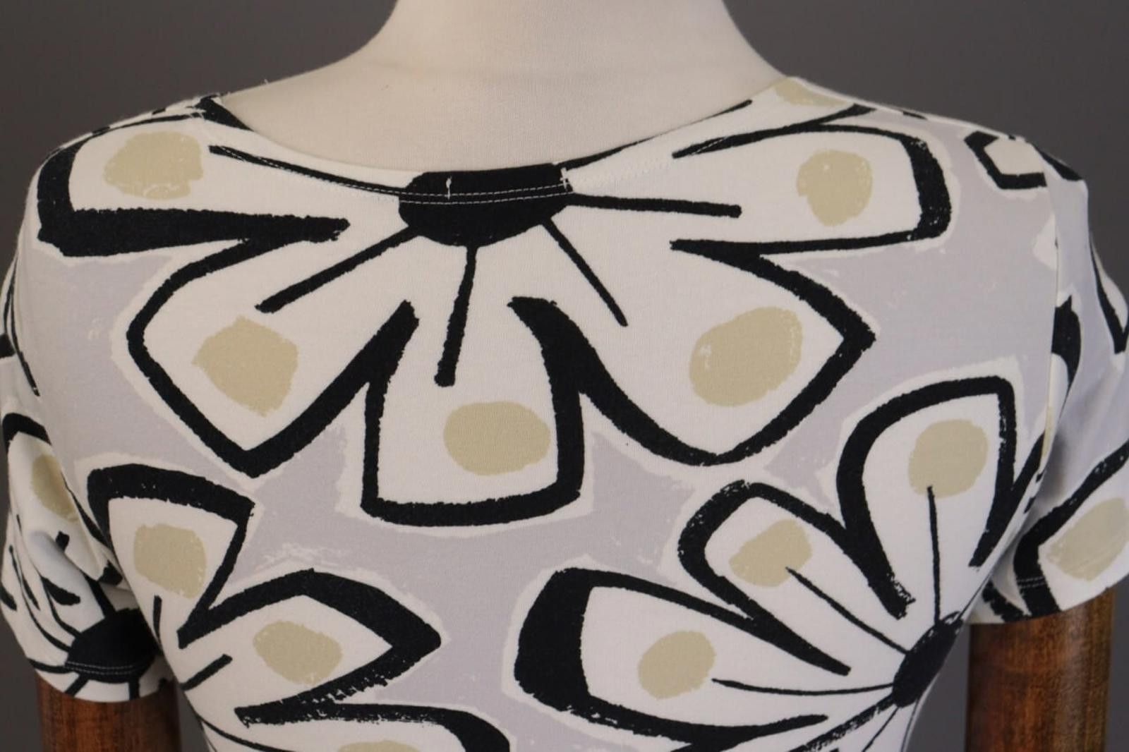 Marimekko Marimekko Mika Piirainen Gray Floral A-Line Shift Dress Size M / US 6-8 / IT 42-44 - 10 Thumbnail