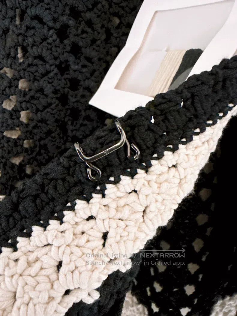 Chanel Chanel 22C Early Spring Vacation Black and White Woven Thr Size XXS / US 00 / IT 34 - 5 Thumbnail