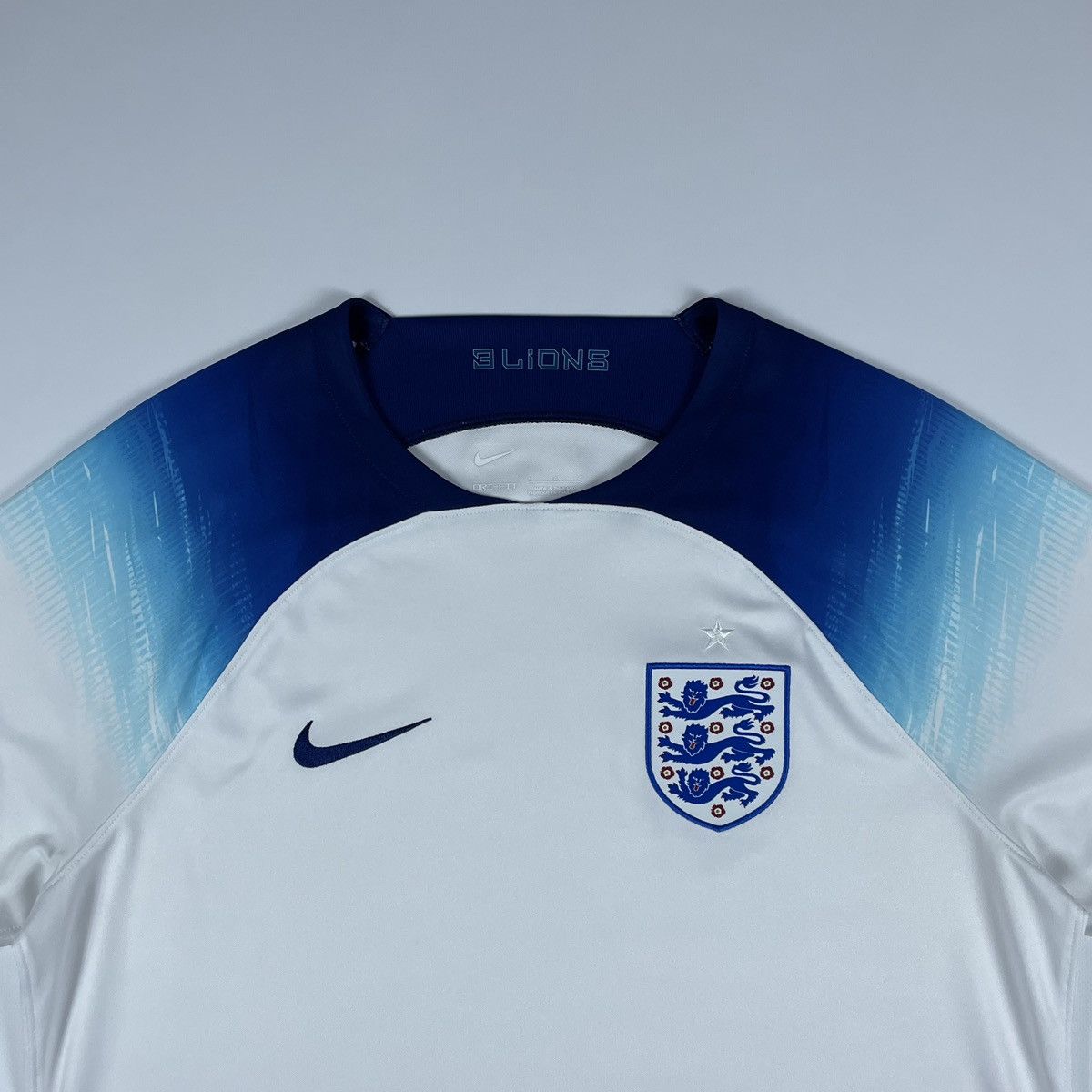 Nike Nike England Home Soccer Jersey Football T-shirt Size US L / EU 52-54 / 3 - 3 Thumbnail