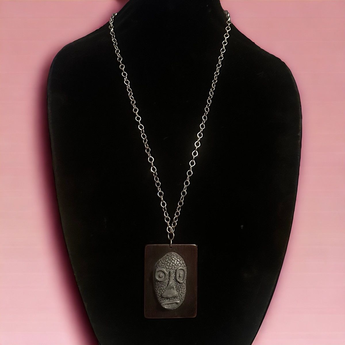 Vintage Vintage resin Mayan face plaque pendant necklace Size ONE SIZE - 1 Thumbnail